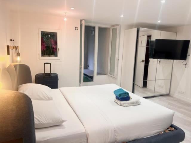Rent A Room - Residence Caire, Montorgueil Parijs Buitenkant foto